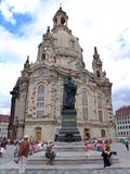 Frauenkirche mit Martin Luther Statue